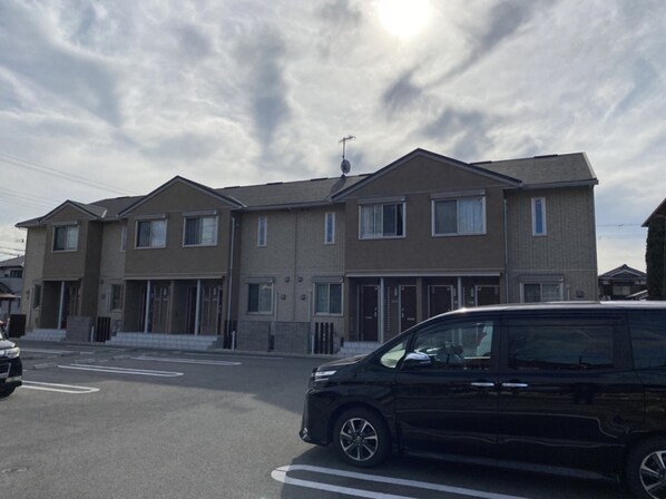 プレミアの物件外観写真